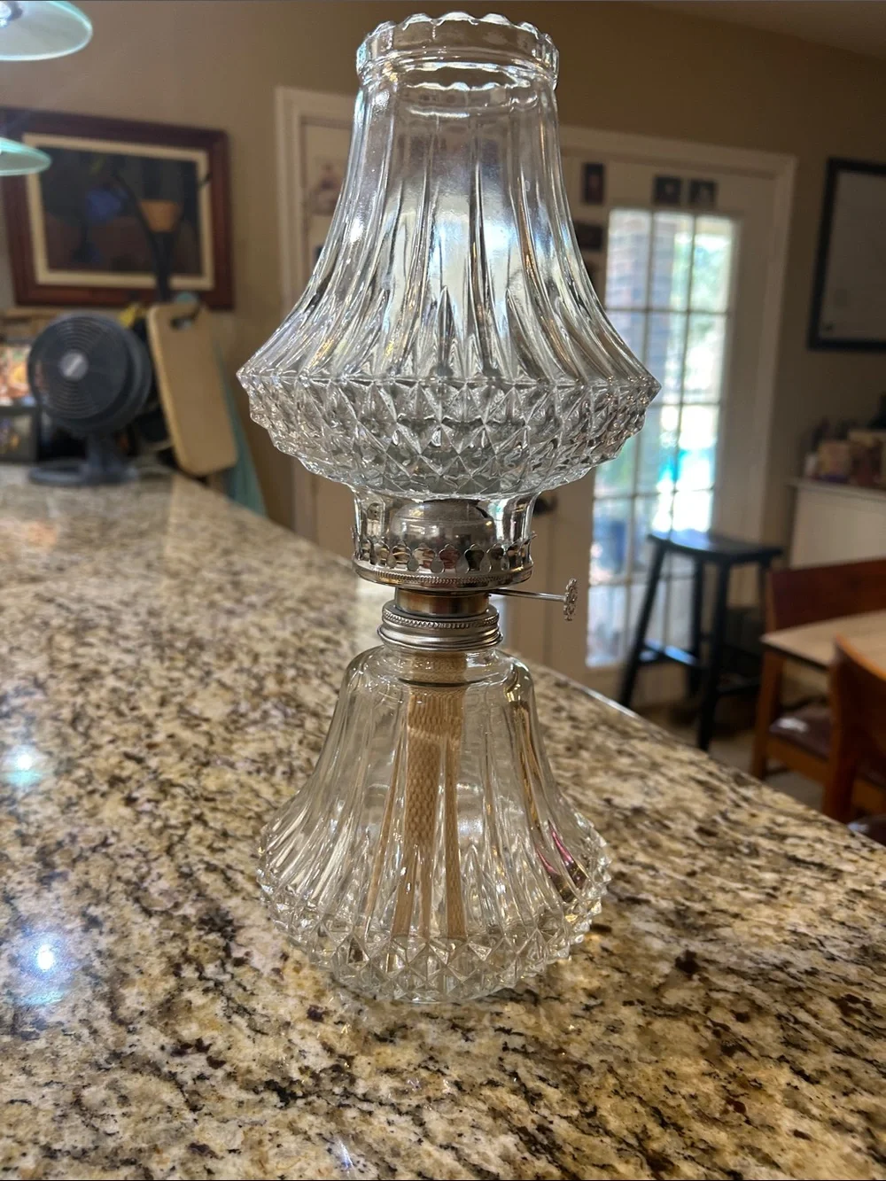 Clear Glass Vintage-Diamond Cut Style Table Oil Lamp -